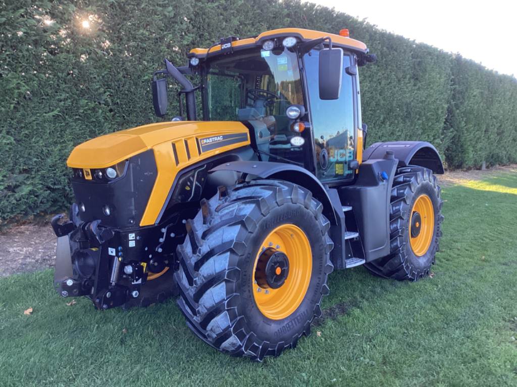 2022 JCB FASTRAC 4220