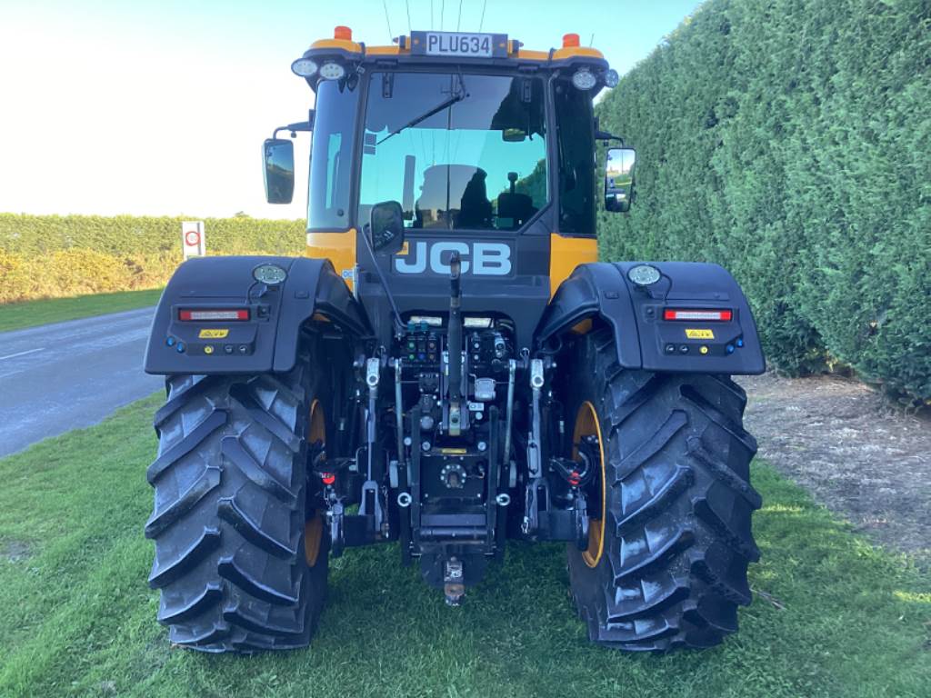 2022 JCB FASTRAC 4220