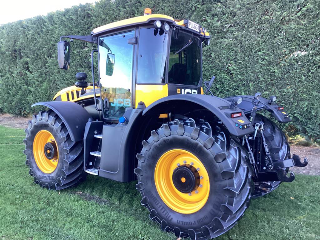 2022 JCB FASTRAC 4220