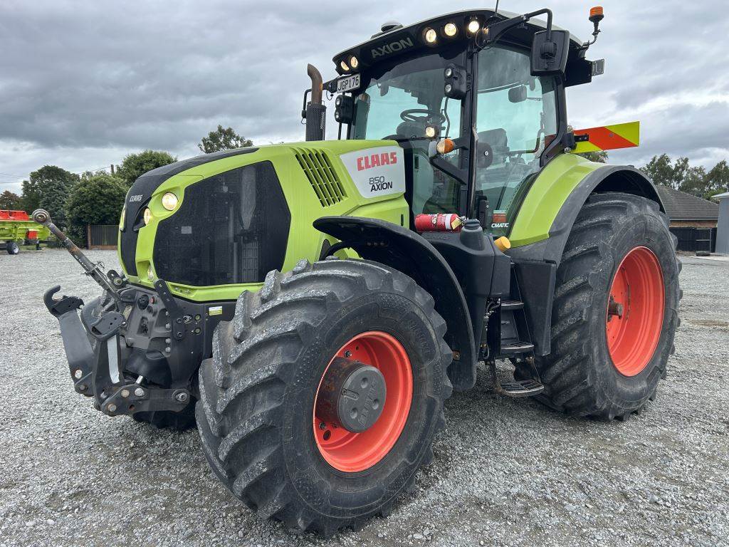 2015 CLAAS AXION 850