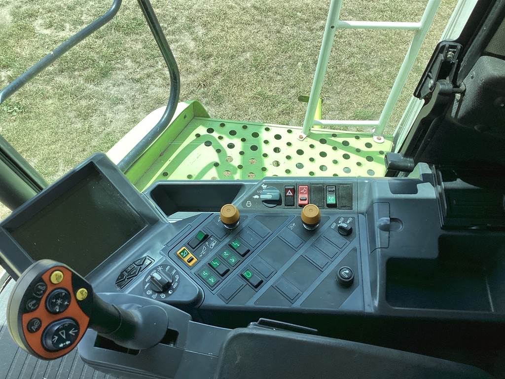 2009 CLAAS LEXION 570