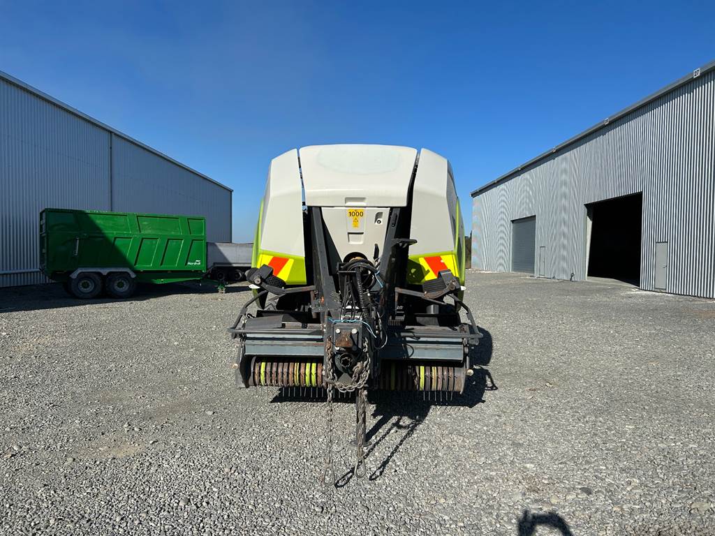 2018 CLAAS QUADRANT 5300