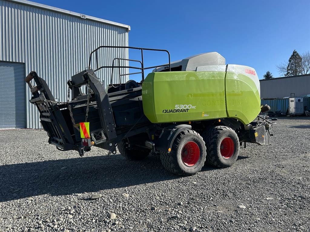 2018 CLAAS QUADRANT 5300