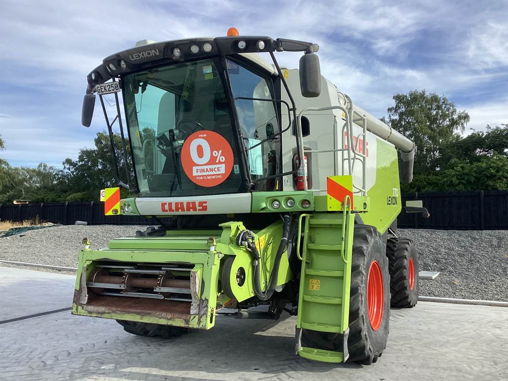 2011 CLAAS LEXION 770