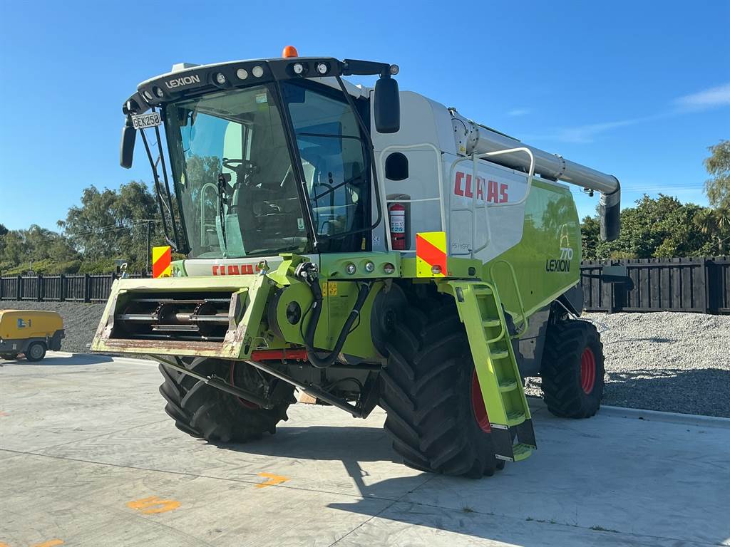 2011 CLAAS LEXION 770