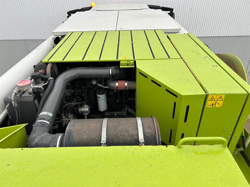2012 CLAAS LEXION 670 TT - CLAAS Harvest Centre