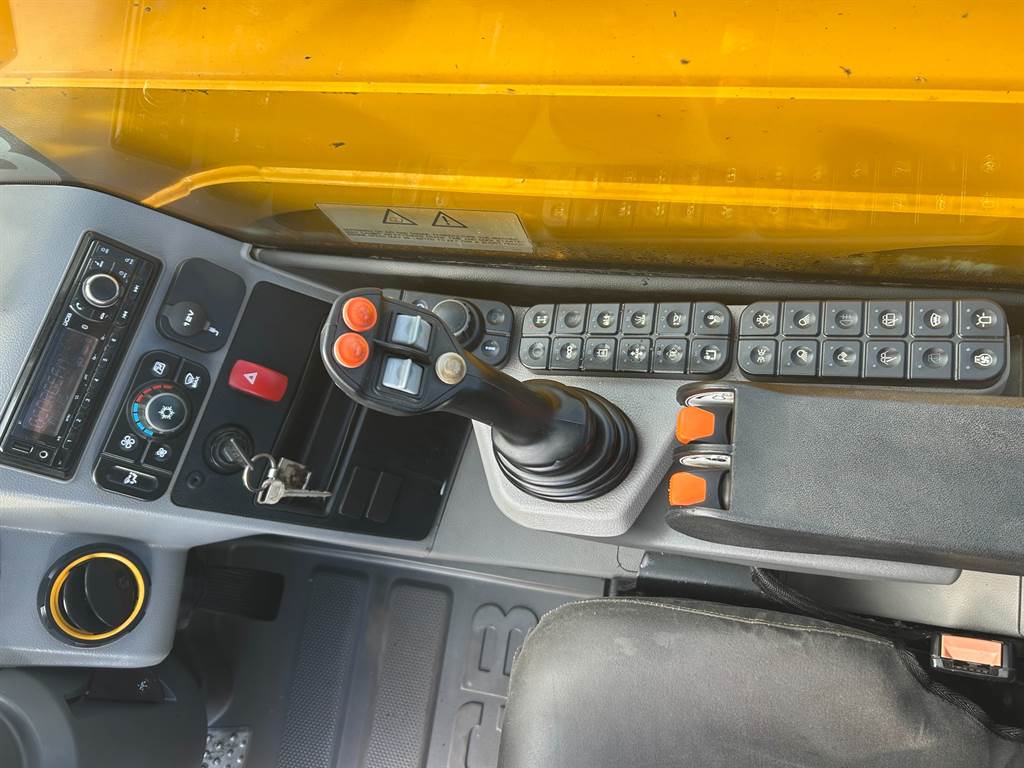 2023 JCB 536-95