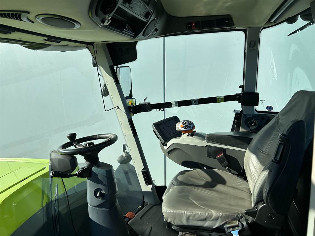2018 CLAAS XERION 5000