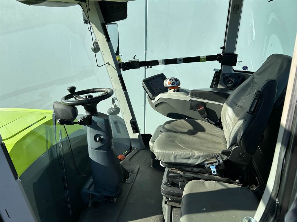 2018 CLAAS XERION 5000