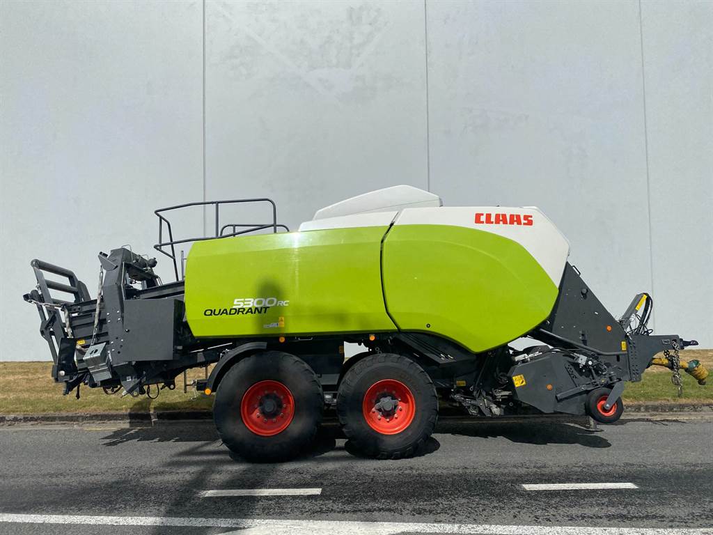 2021 CLAAS QUADRANT 5300