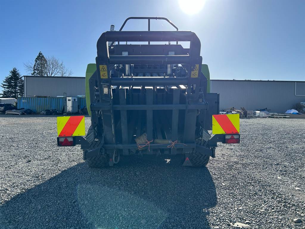 2018 CLAAS QUADRANT 5300