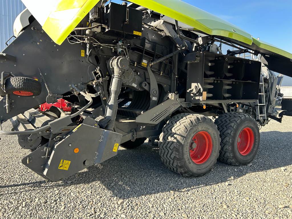 2018 CLAAS QUADRANT 5300