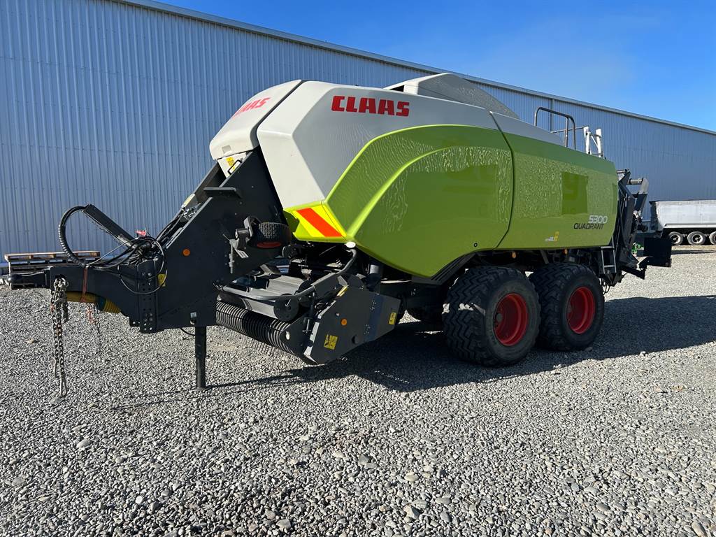 2018 CLAAS QUADRANT 5300