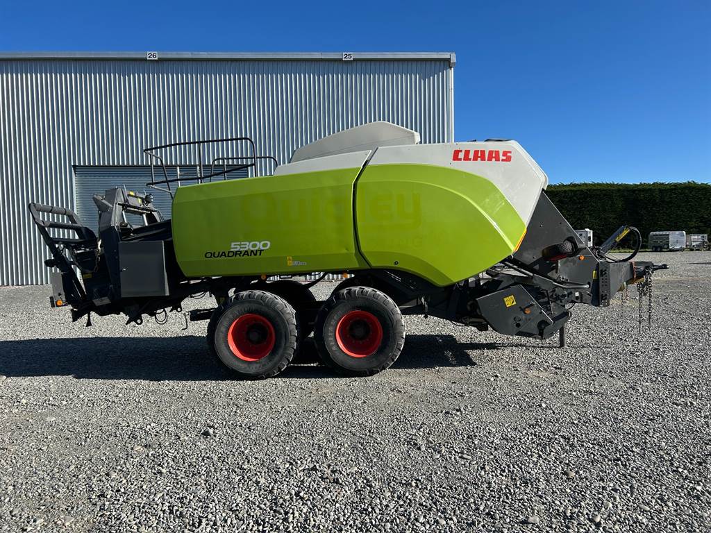 2018 CLAAS QUADRANT 5300