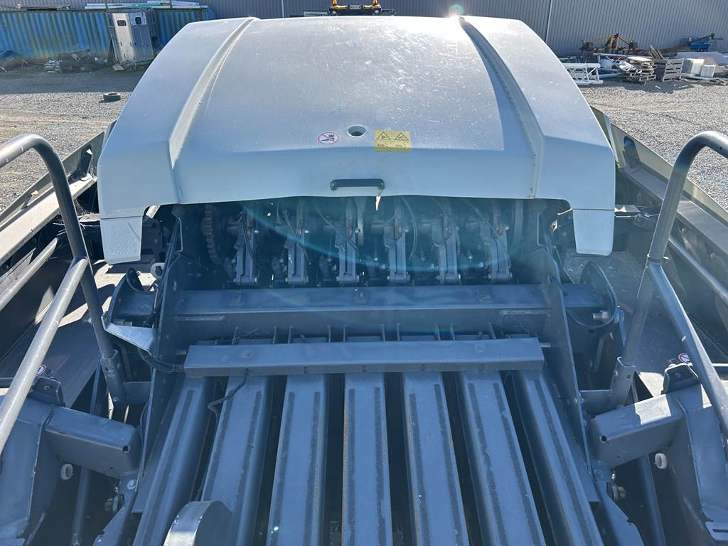 2018 CLAAS QUADRANT 5300