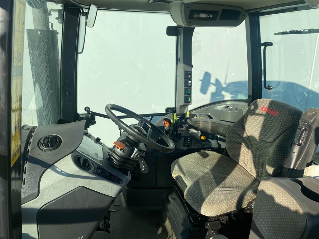 2017 CLAAS ARION 420
