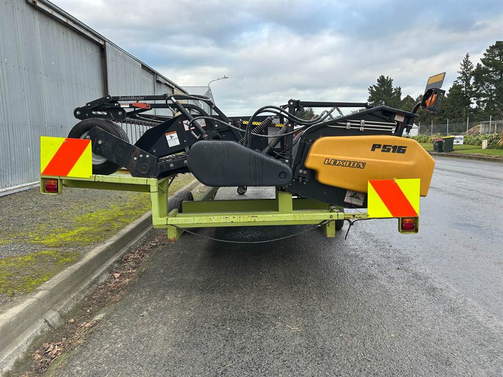 2011 CLAAS RAKE UP P516