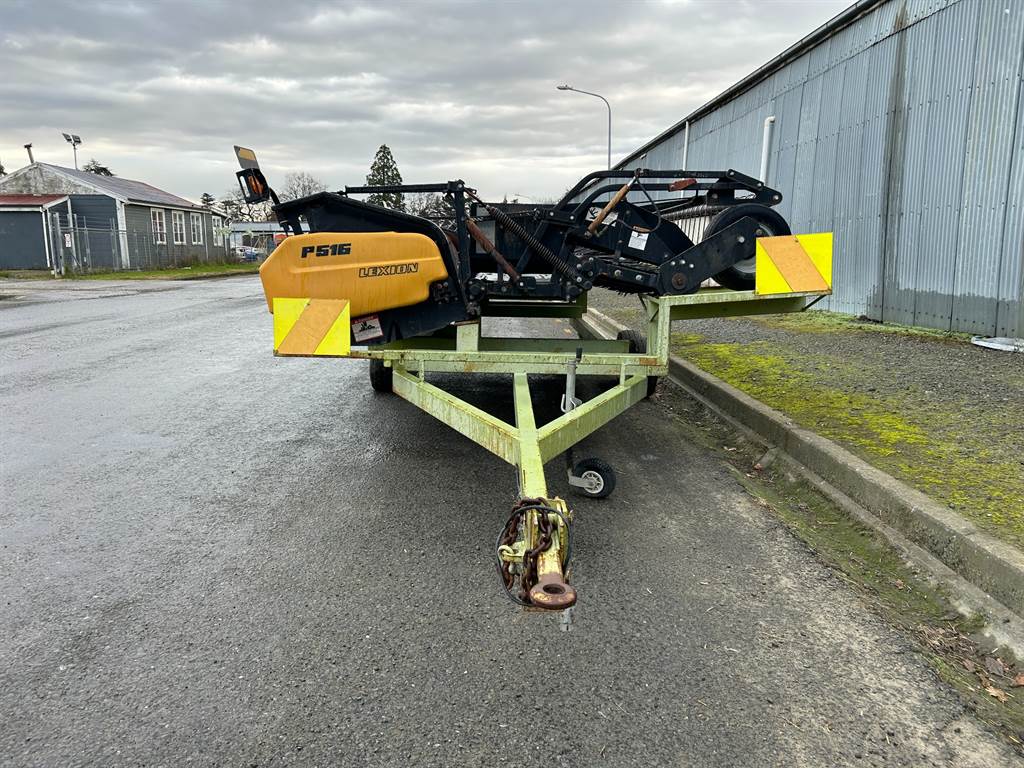 2011 CLAAS RAKE UP P516