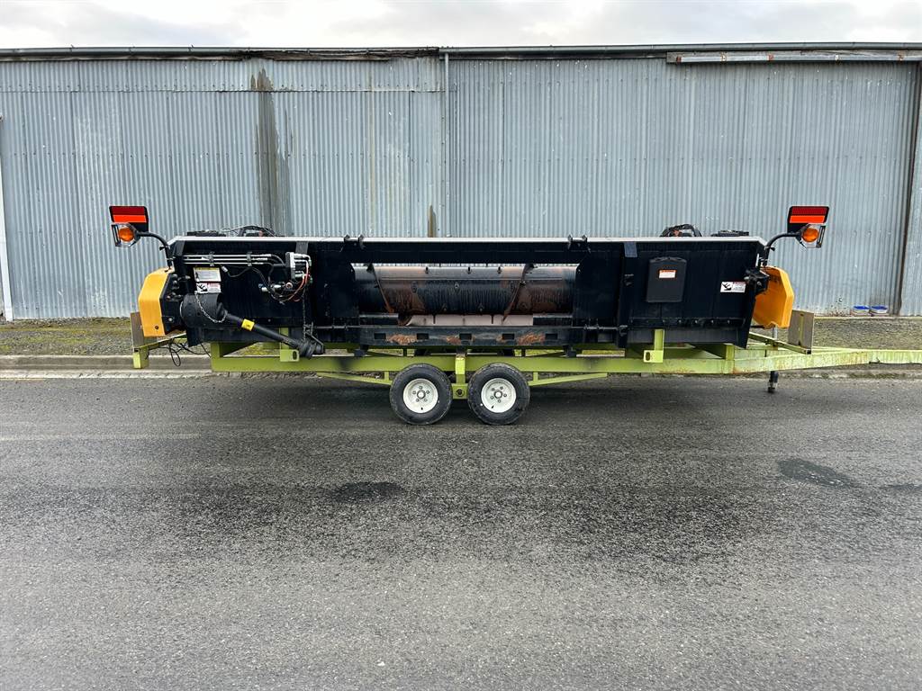 2011 CLAAS RAKE UP P516