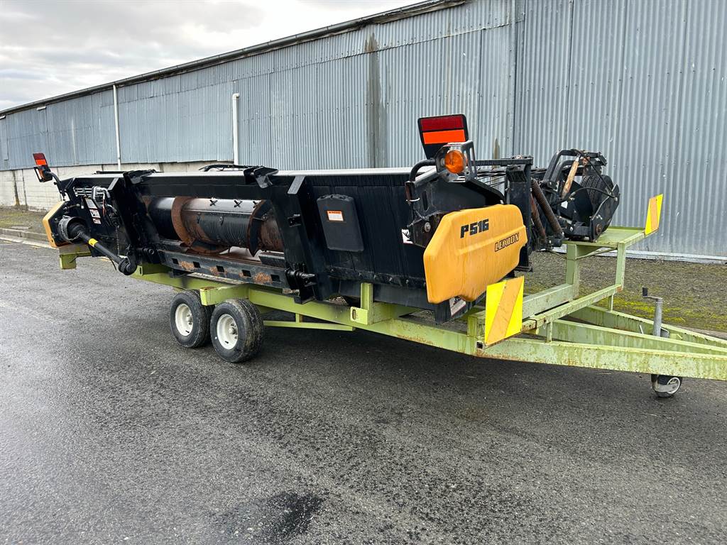 2011 CLAAS RAKE UP P516