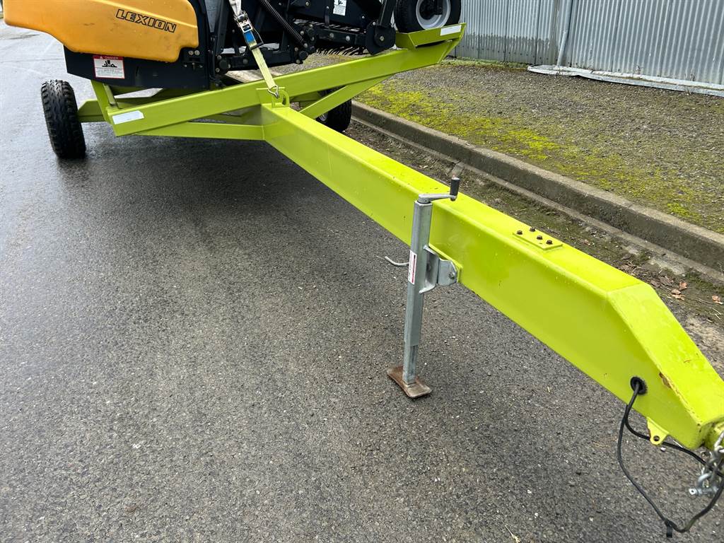 2012 CLAAS RAKE UP P516