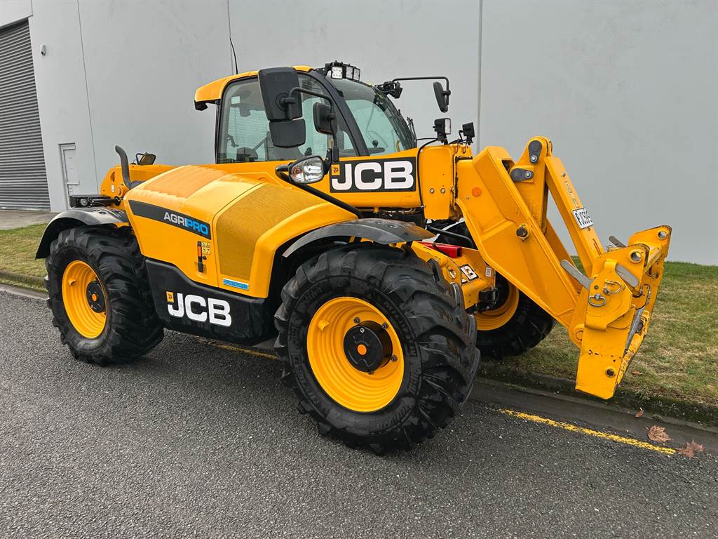 2022 JCB 532-70 Telehandler