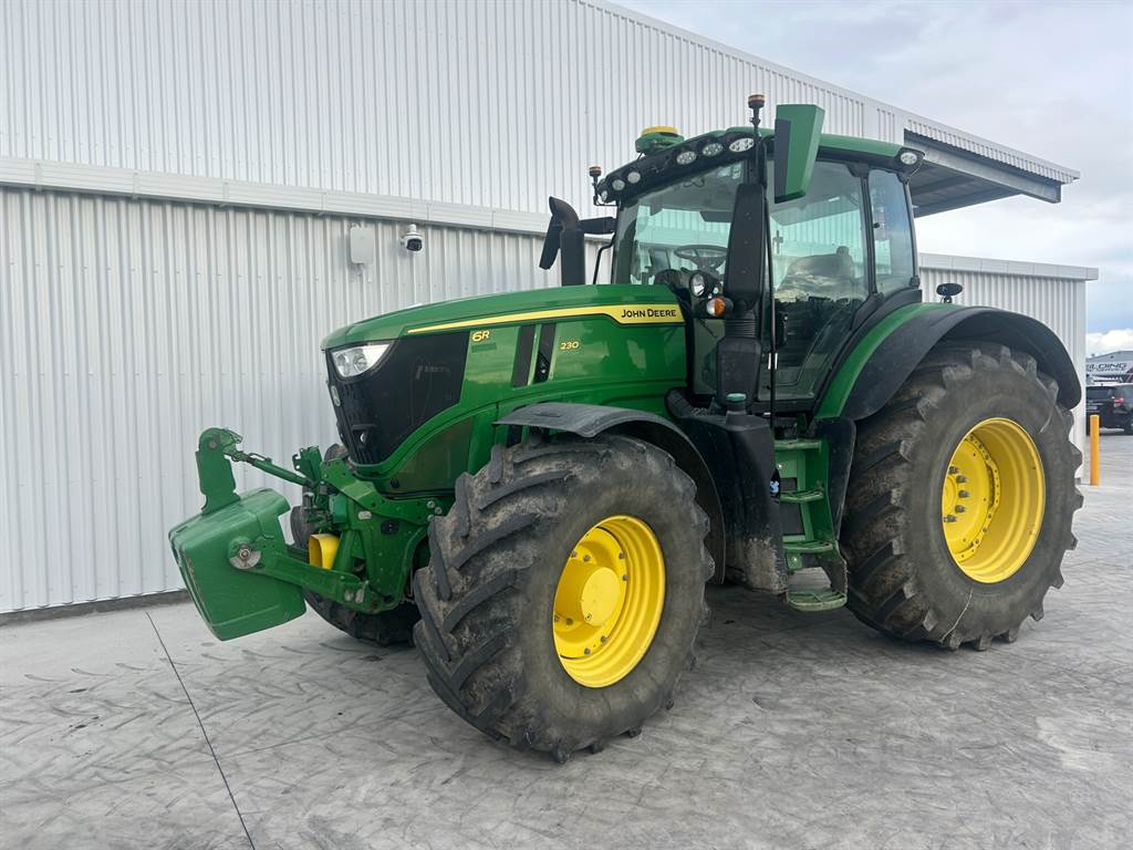2023 John Deere 6230R