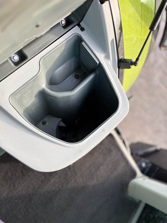 2021 CLAAS ARION 630