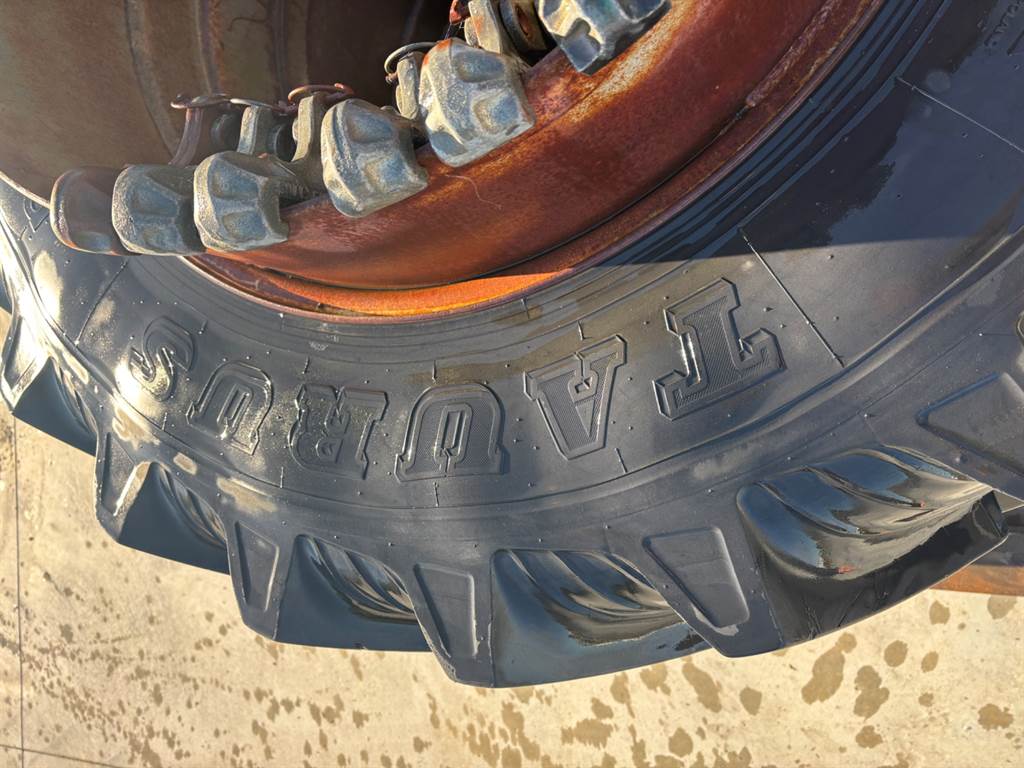 2000 Taurus Dual Wheels