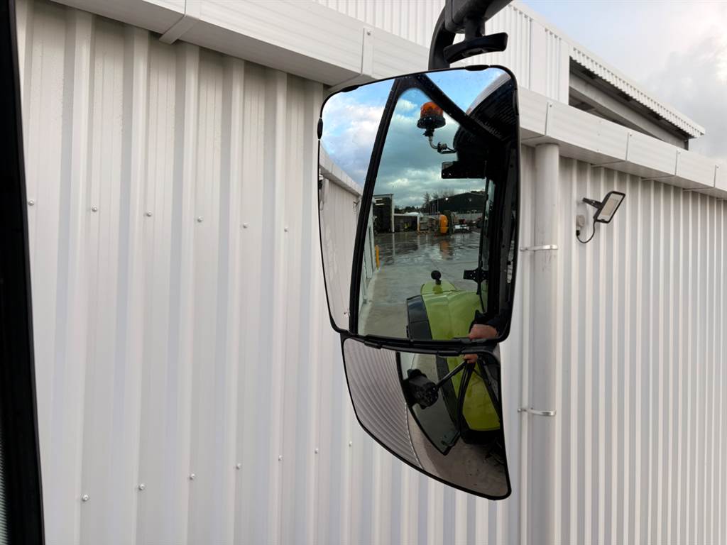 2018 CLAAS ARION 640