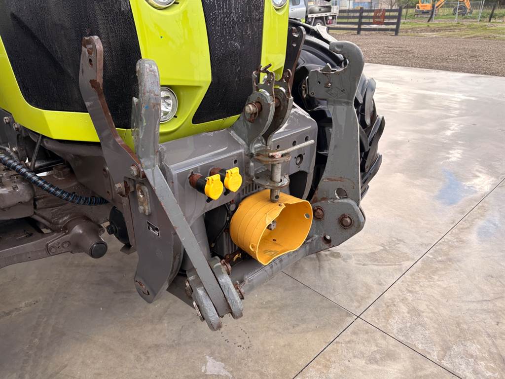 2018 CLAAS ARION 640