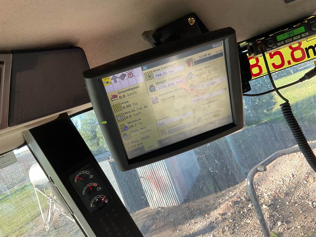 2020 CASE IH 6130 image 12