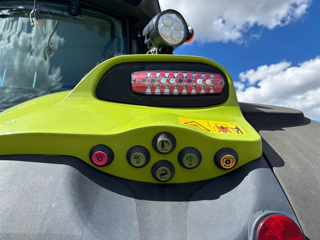 2022 CLAAS AXION 850 image 14