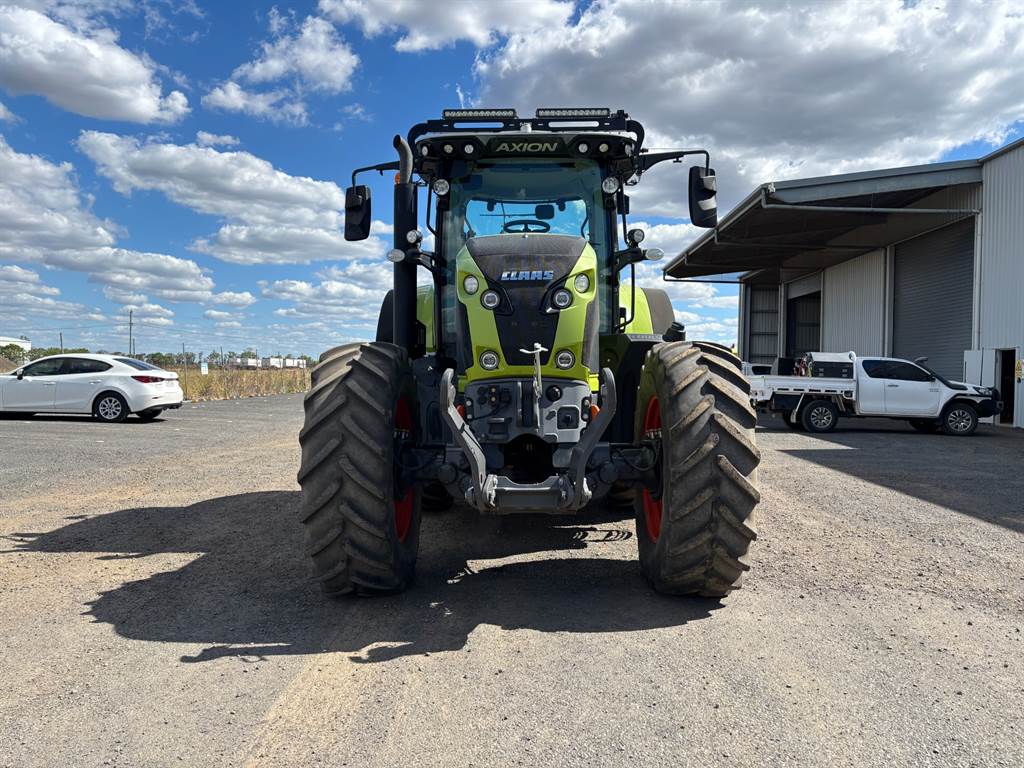 2022 CLAAS AXION 850 image 2