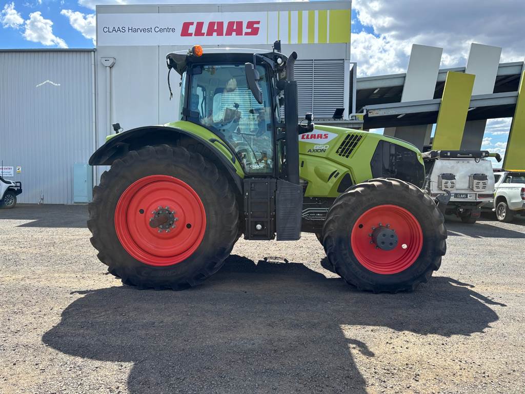 2022 CLAAS AXION 850 image 4