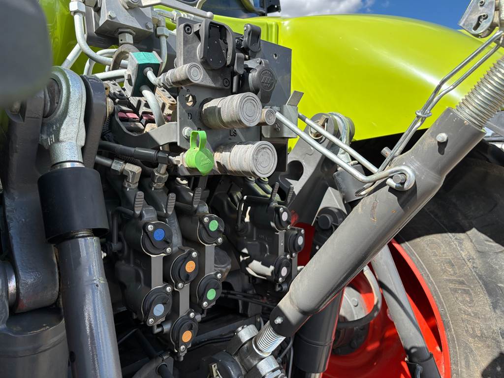 2022 CLAAS AXION 850 image 15