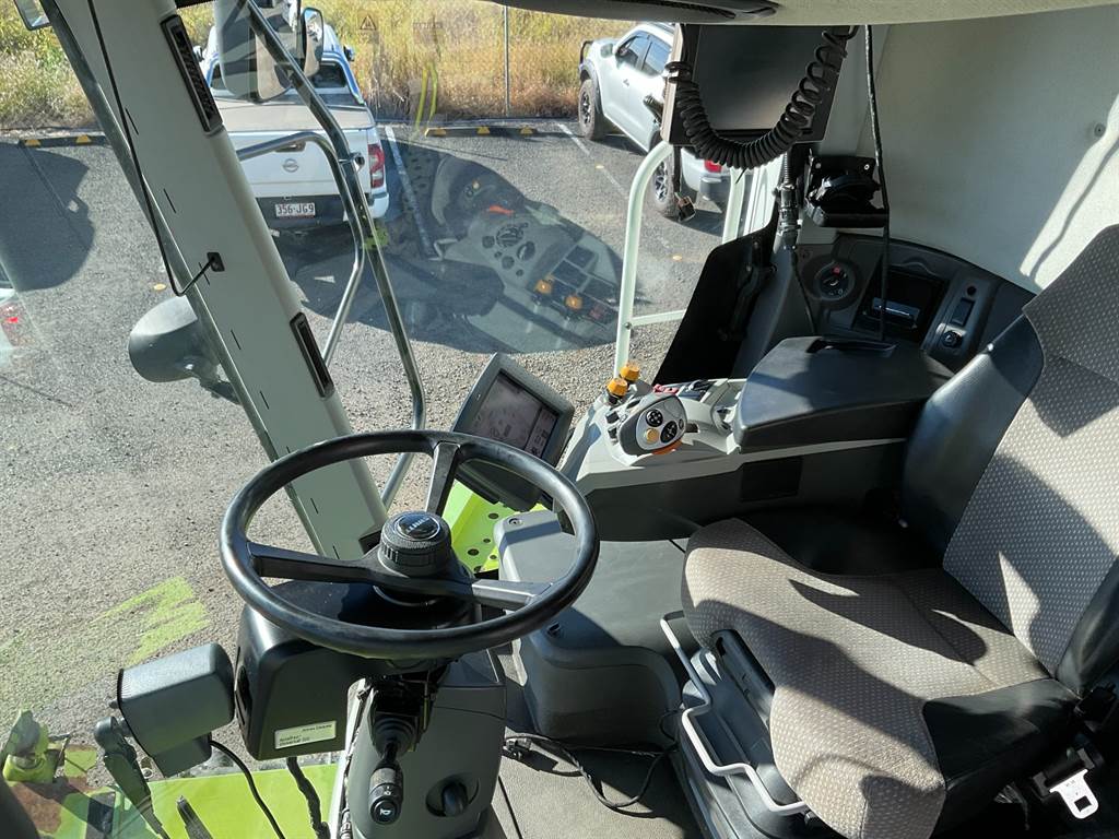 2015 CLAAS LEXION 770 TT image 12