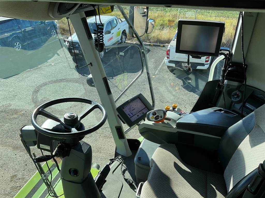 2015 CLAAS LEXION 770 TT image 11