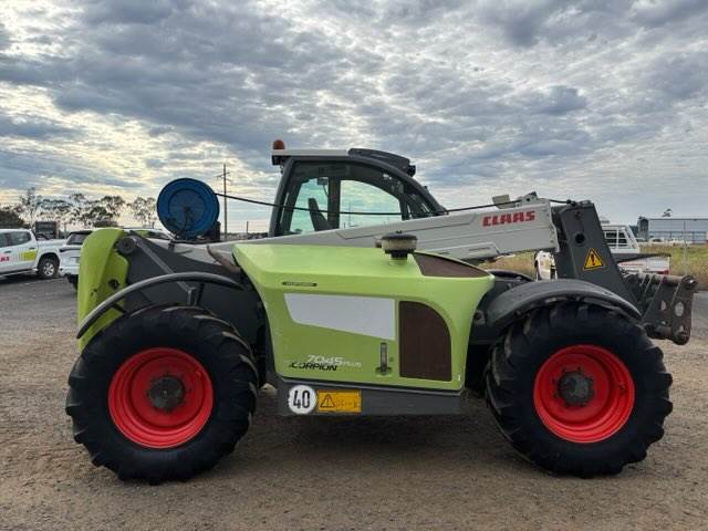 2014 CLAAS SCORPION 7045 image 3