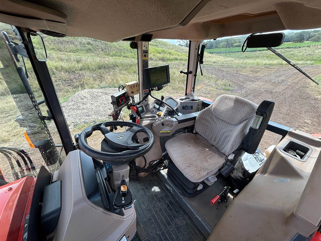 2014 Kubota M100X image 2