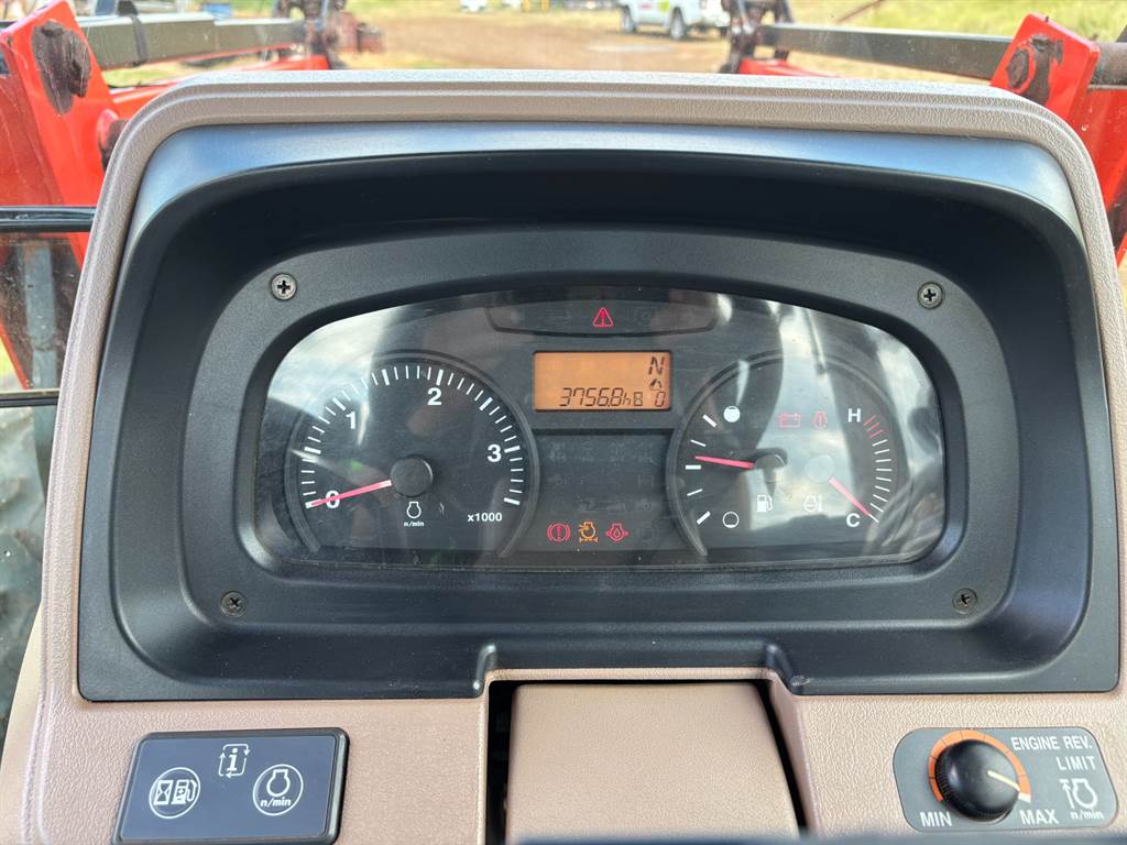 2014 Kubota M100X image 5