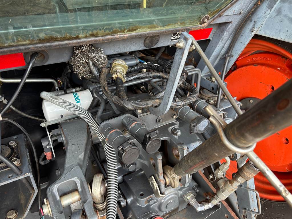 2014 Kubota M100X image 12