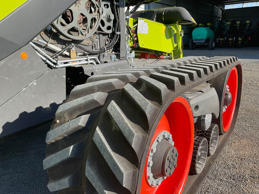2023 CLAAS LEXION 7700 TT image 11