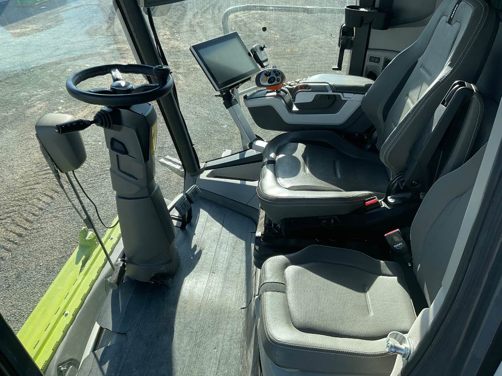 2023 CLAAS LEXION 7700 TT image 12