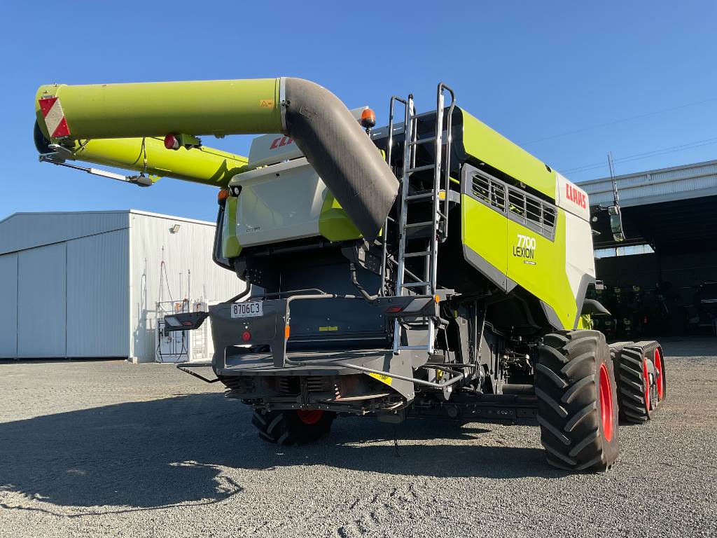 2023 CLAAS LEXION 7700 TT image 7