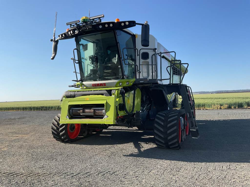 2023 CLAAS LEXION 7700 TT image 5