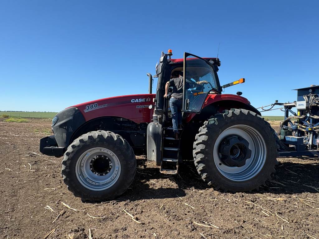 2023 CASE IH Magnum 380 image 2