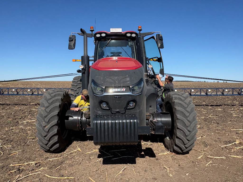 2023 CASE IH Magnum 380 image 8