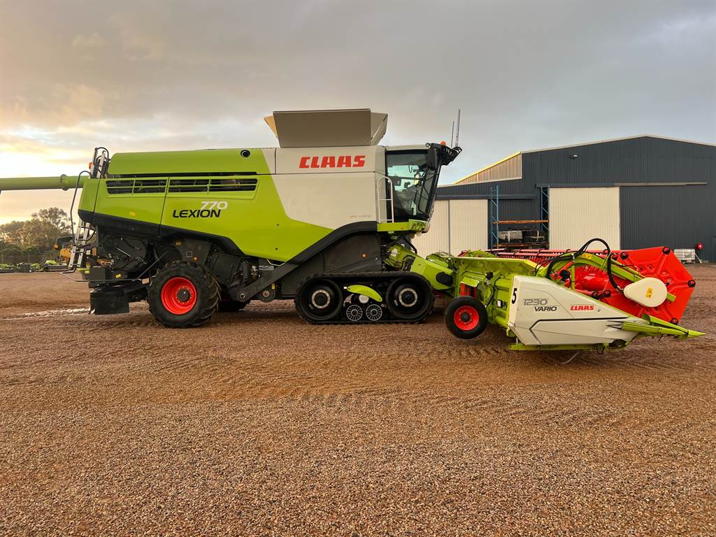 2015 CLAAS LEXION 770TT