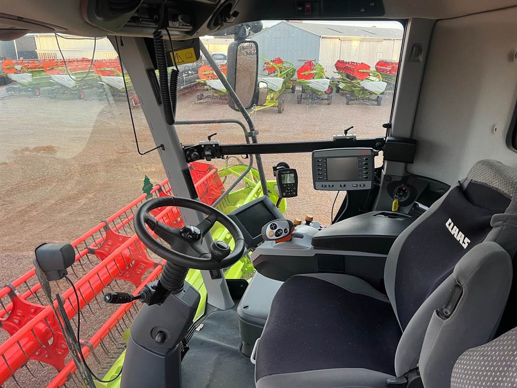 2015 CLAAS LEXION 770TT